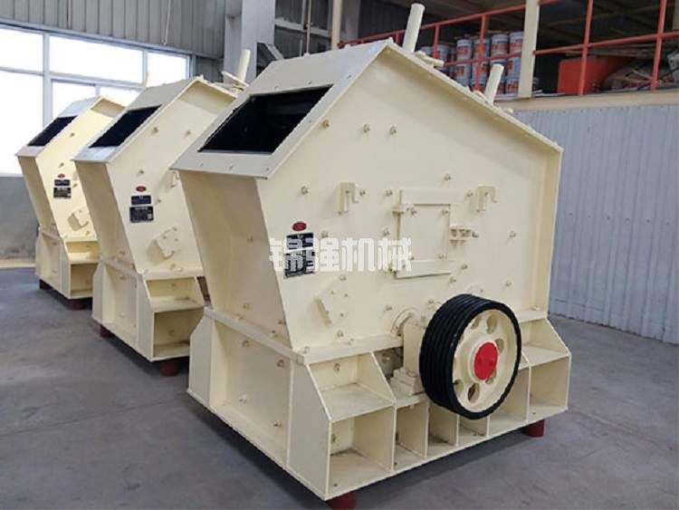 青石破碎機(jī)設(shè)備有哪些呢?破青石用什么破碎機(jī)好?(圖3) 青石破碎機(jī)設(shè)備有哪些呢?破青石用什么破碎機(jī)好?(圖3)